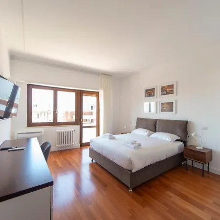 Cardinal Mistrangelo - Next To The Metro Station, Large And Comfortable Penthouse With Terrace Apartment *