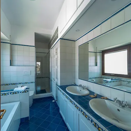 Apartmán Cardinal Mistrangelo - Next To The Metro Station, Large And Comfortable Penthouse With Terrace Řím