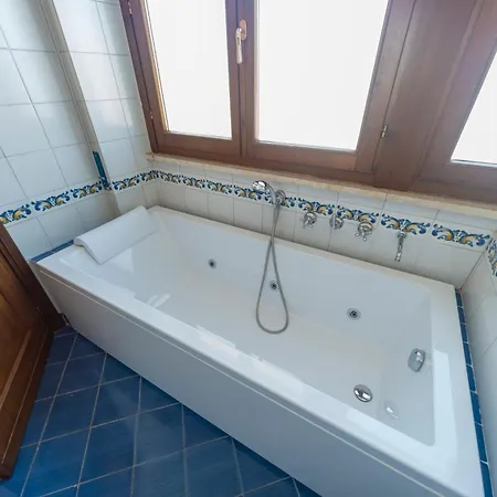 Cardinal Mistrangelo - Next To The Metro Station, Large And Comfortable Penthouse With Terrace Apartment *